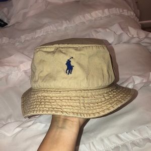 bucket hat